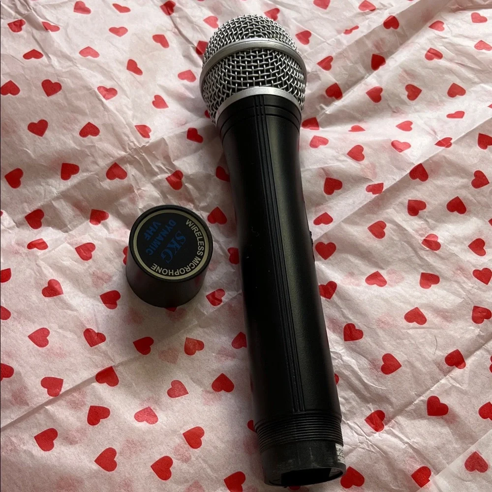 Wired Black Handheld Dynamic Microphone with On/Off Switch